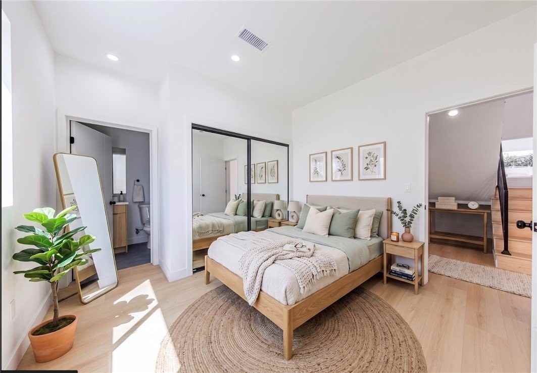 2847 S Victoria Ave #A - Photo 4 of 33