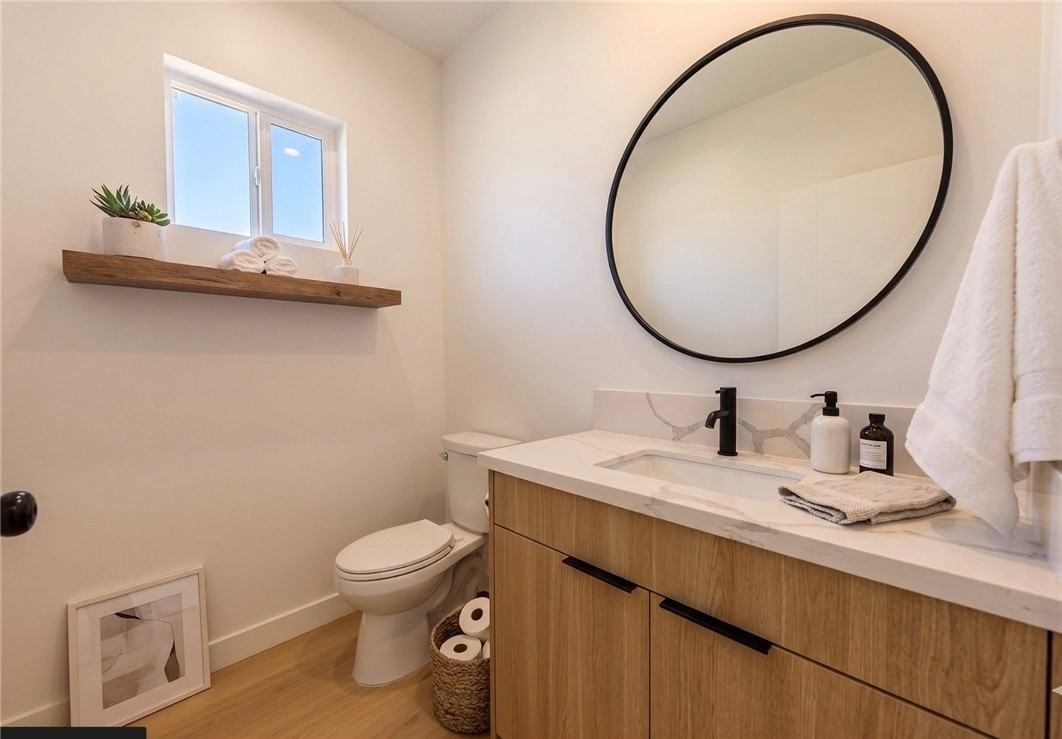 2847 S Victoria Ave #A - Photo 5 of 33