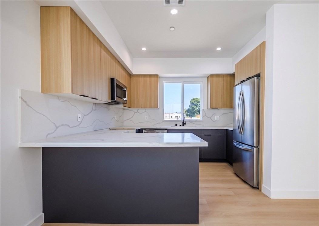 2847 S Victoria Ave #A - Photo 6 of 33