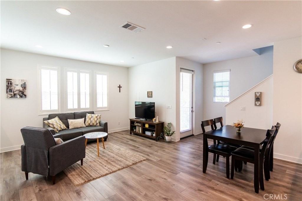 163 Pinkerton Ln - Photo 2 of 19