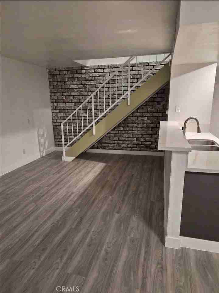 1301 W 8th St - Photo 3 of 14