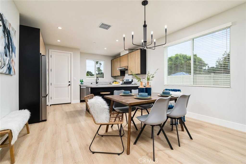 800 N Amelia Ave #A - Photo 4 of 32