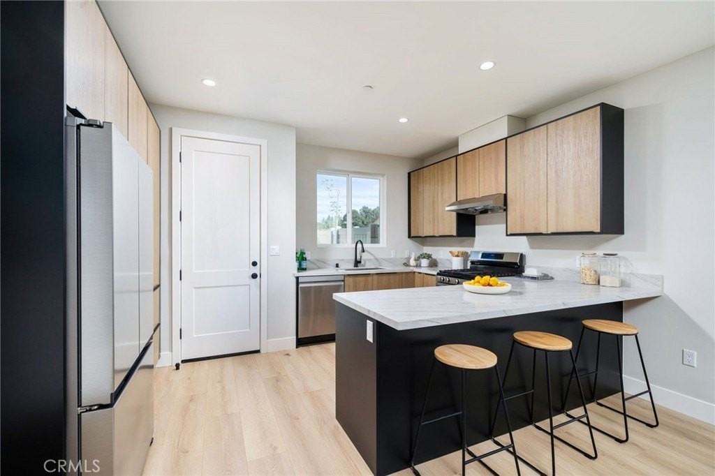 800 N Amelia Ave #A - Photo 5 of 32