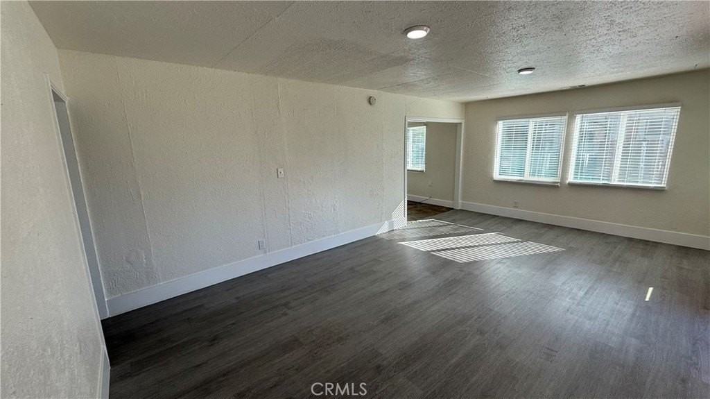 2240 Darby St - Photo 7 of 27