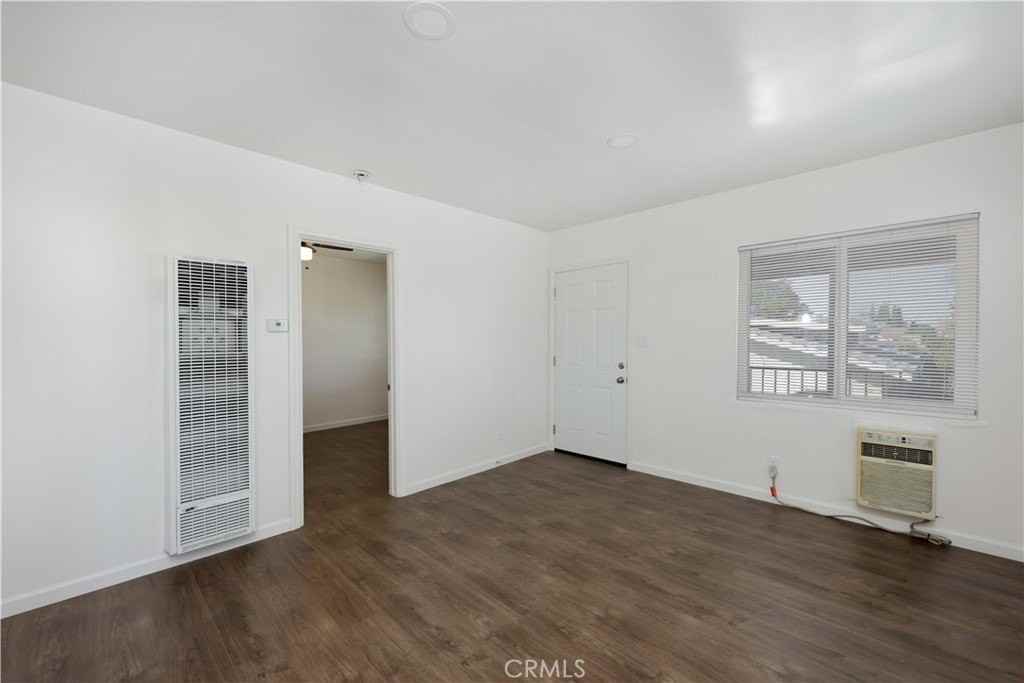 2770 Marengo St - Photo 4 of 9