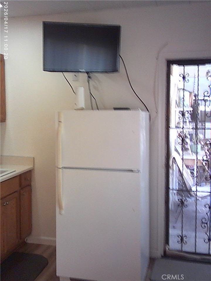 10302 Mattock Ave - Photo 6 of 7