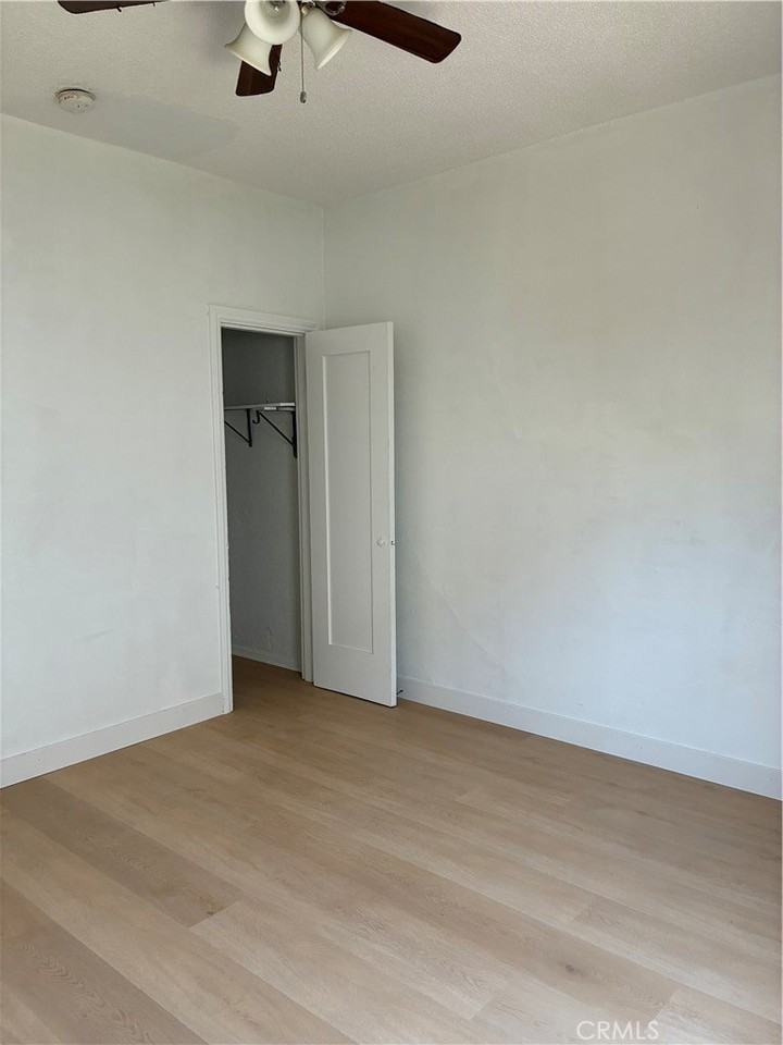 928 W 78th St #4 - Photo 5 of 8