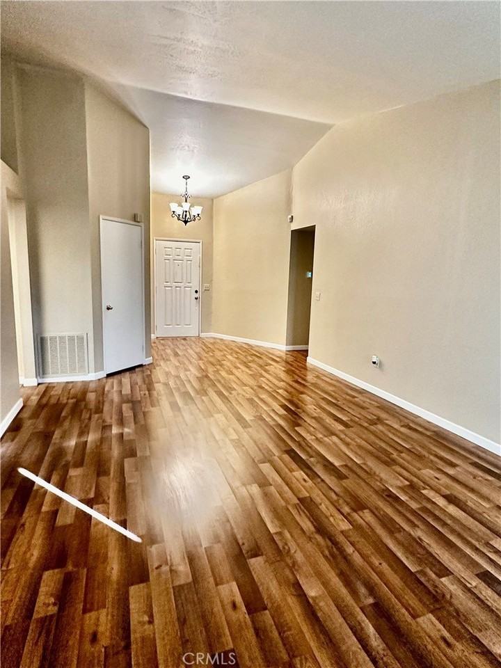 29267 Summerset Dr - Photo 3 of 12