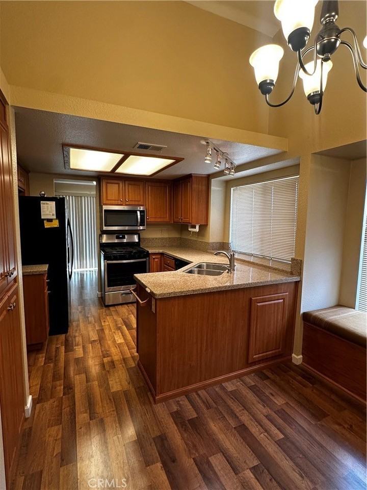 29267 Summerset Dr - Photo 6 of 12