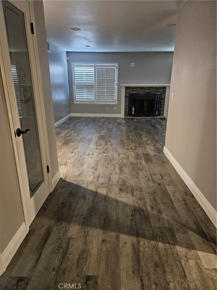 2085 Dove Ct - Photo 5 of 15