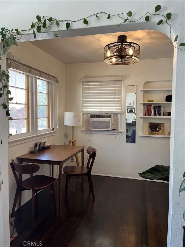 36 Parkwood Dr - Photo 6 of 13