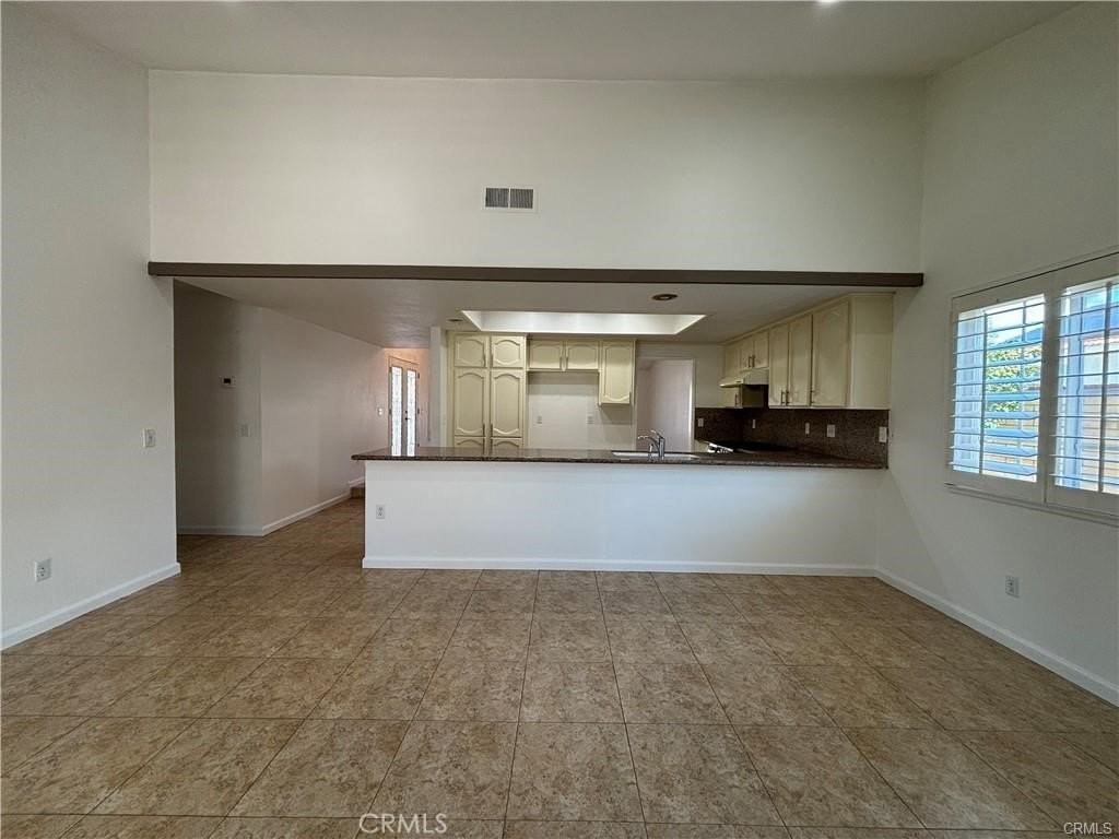 1567 Brookside Ave - Photo 7 of 16