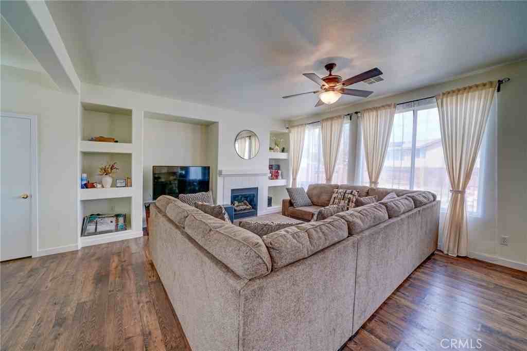 14304 Gray Fox Ln - Photo 4 of 42