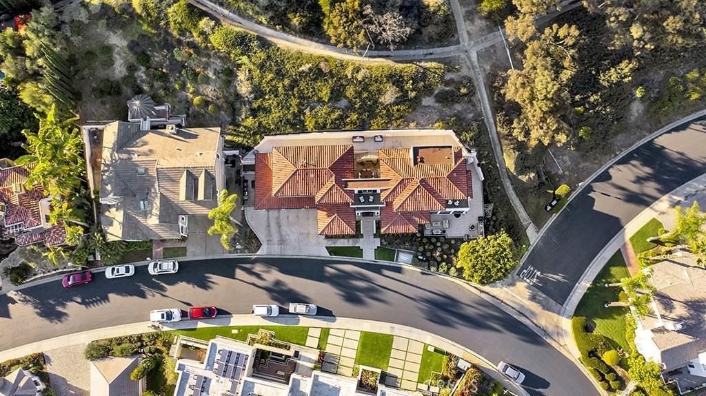 75 Marbella - Photo 4 of 50