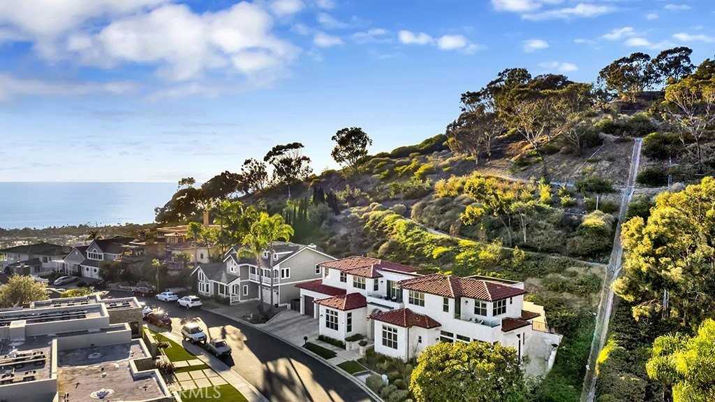 75 Marbella - Photo 5 of 50