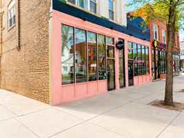 featured image of 2239 N Western Ave #1R