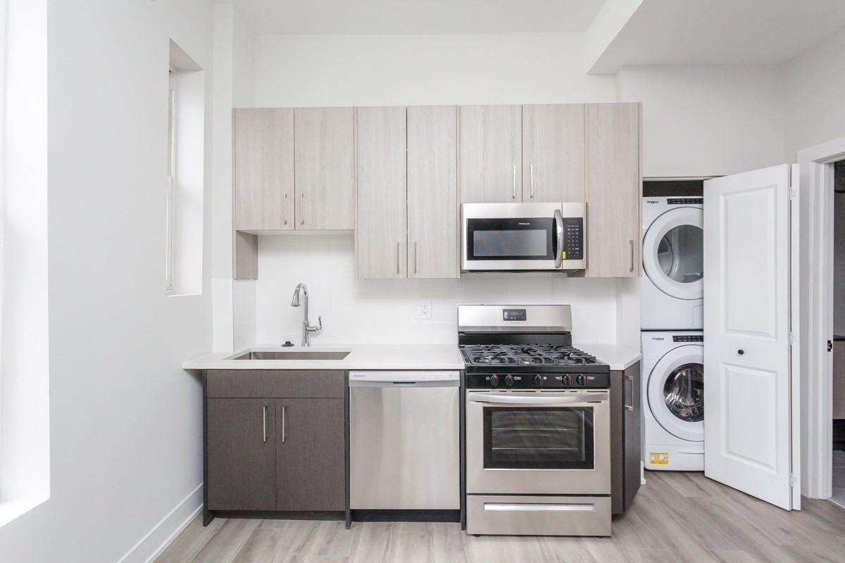 818 W 18th St #4M - Photo 2 of 12