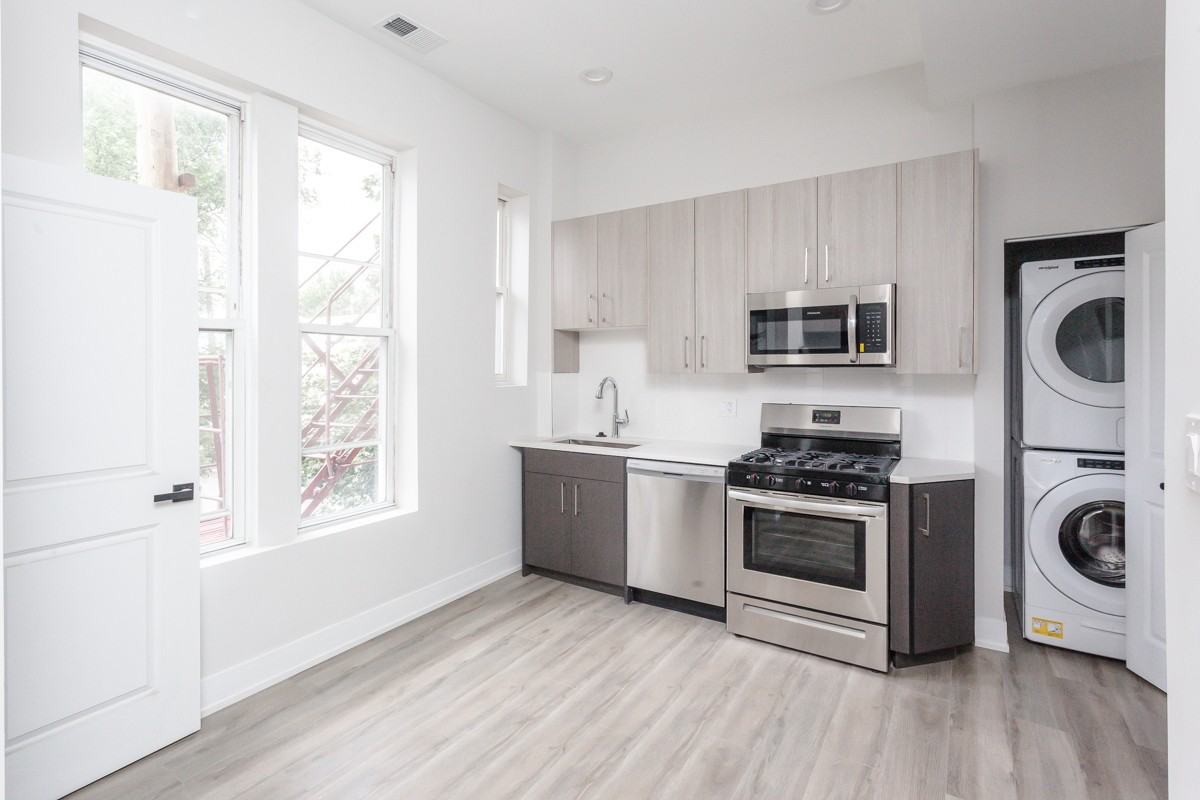 818 W 18th St #4M - Photo 3 of 12