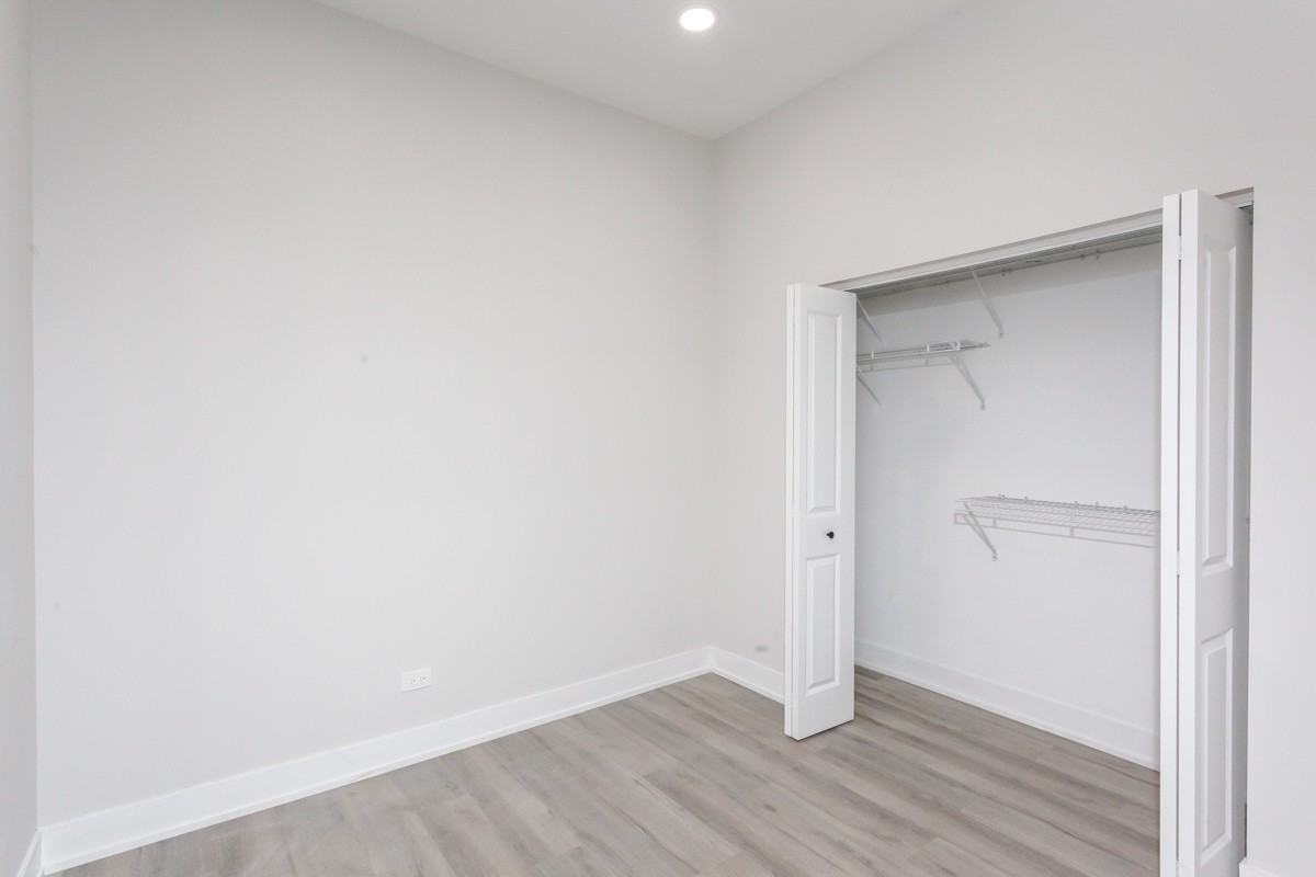 818 W 18th St #4M - Photo 5 of 12