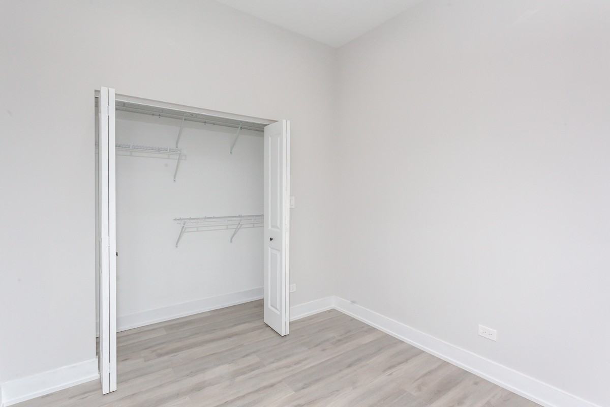 818 W 18th St #4M - Photo 6 of 12