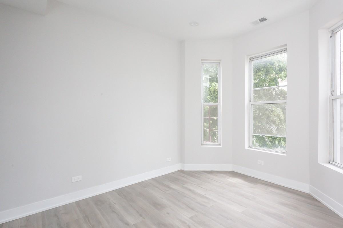 818 W 18th St #4M - Photo 7 of 12