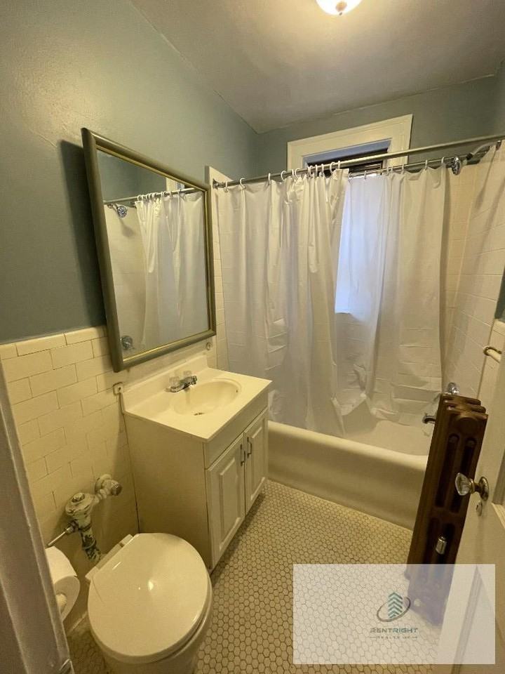 4236 N Broadway St #4236-402 - Photo 3 of 10