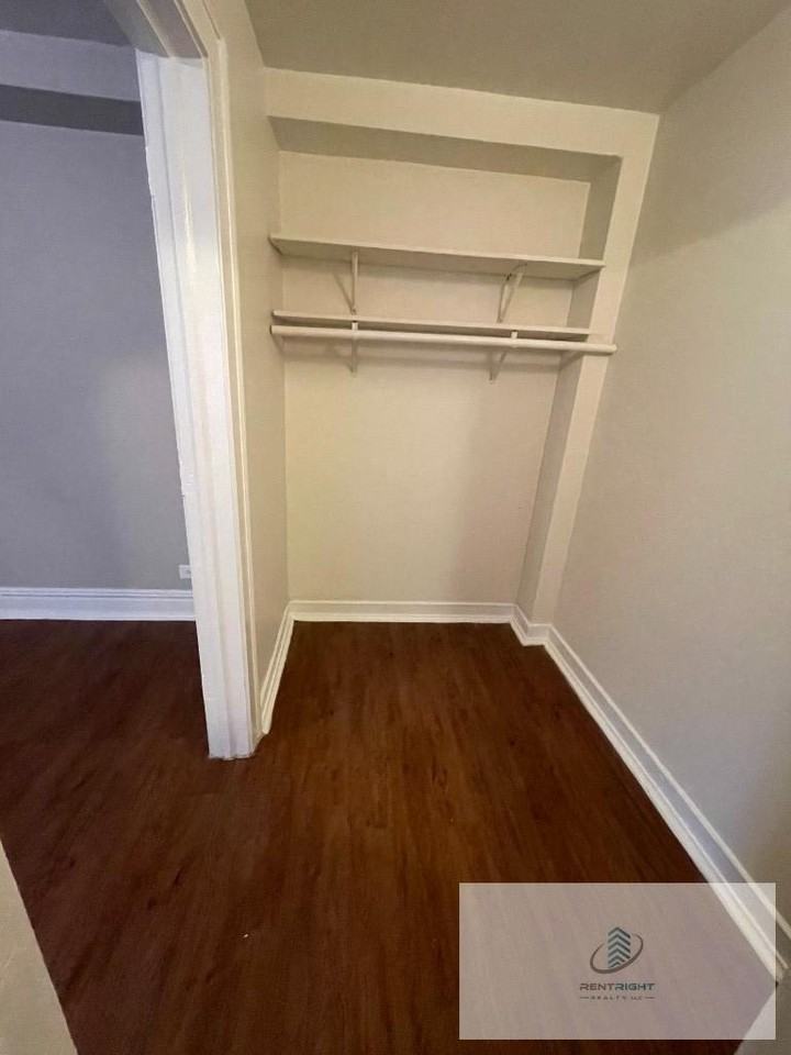 4236 N Broadway St #4236-402 - Photo 4 of 10