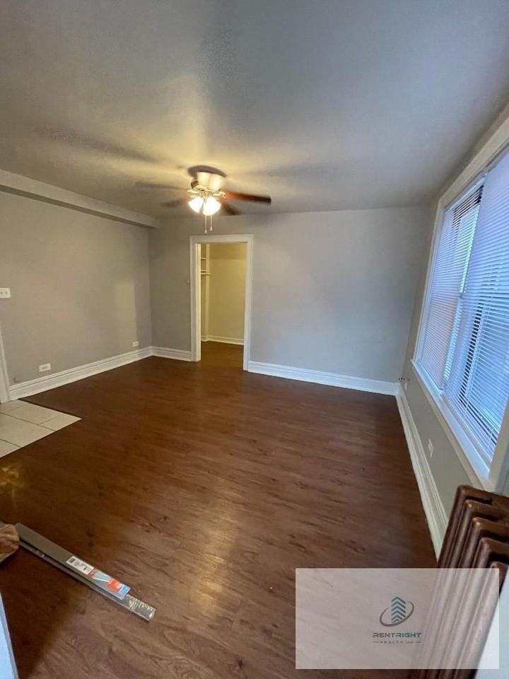 4236 N Broadway St #4236-402 - Photo 6 of 10