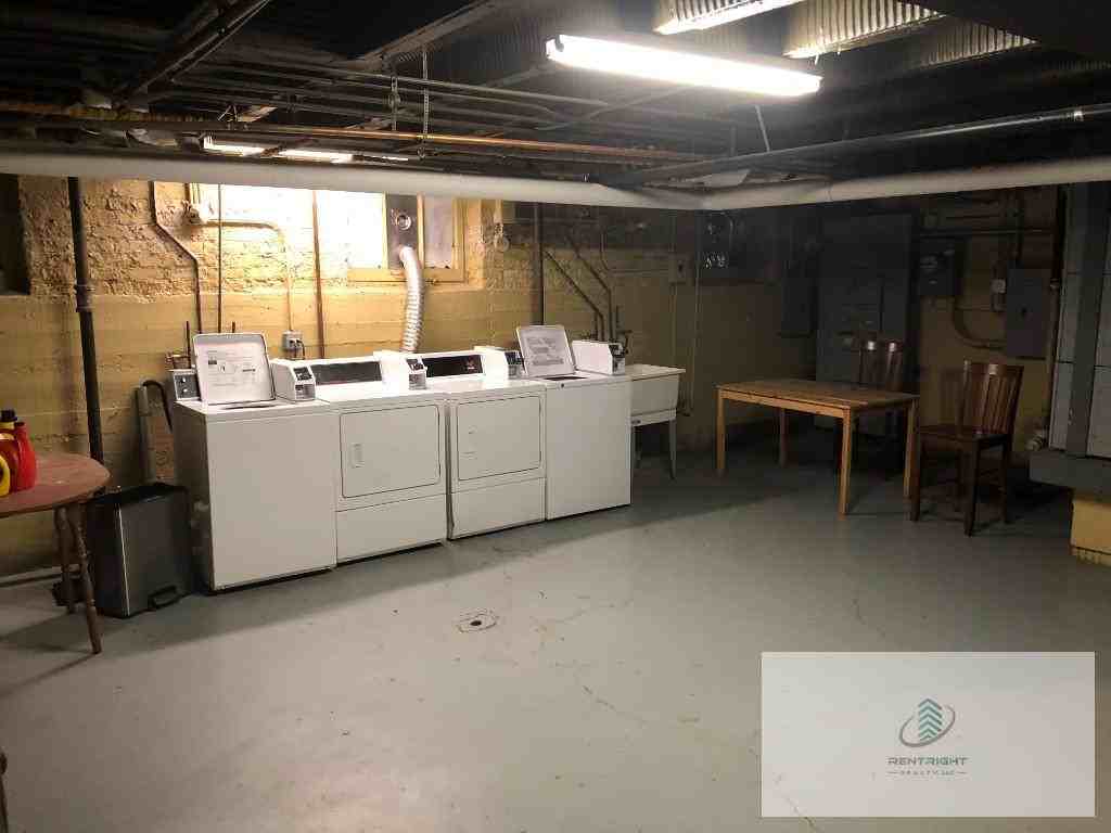 4236 N Broadway St #4236-402 - Photo 7 of 10