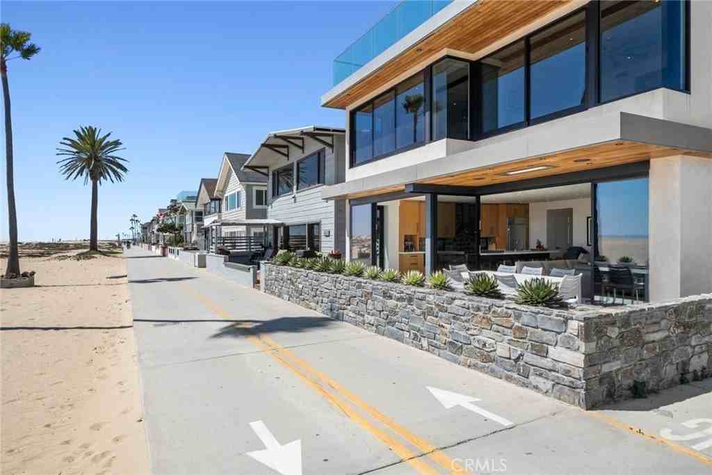 800 W Oceanfront - Photo 2 of 33