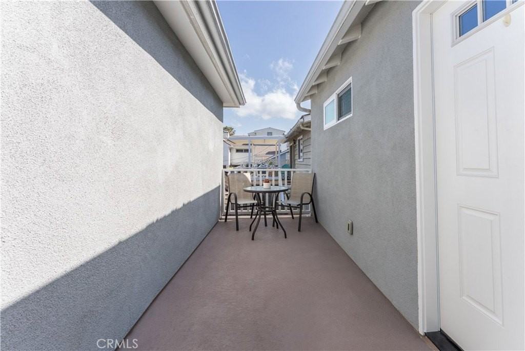 216 Agate Ave #1-2 - Photo 4 of 20