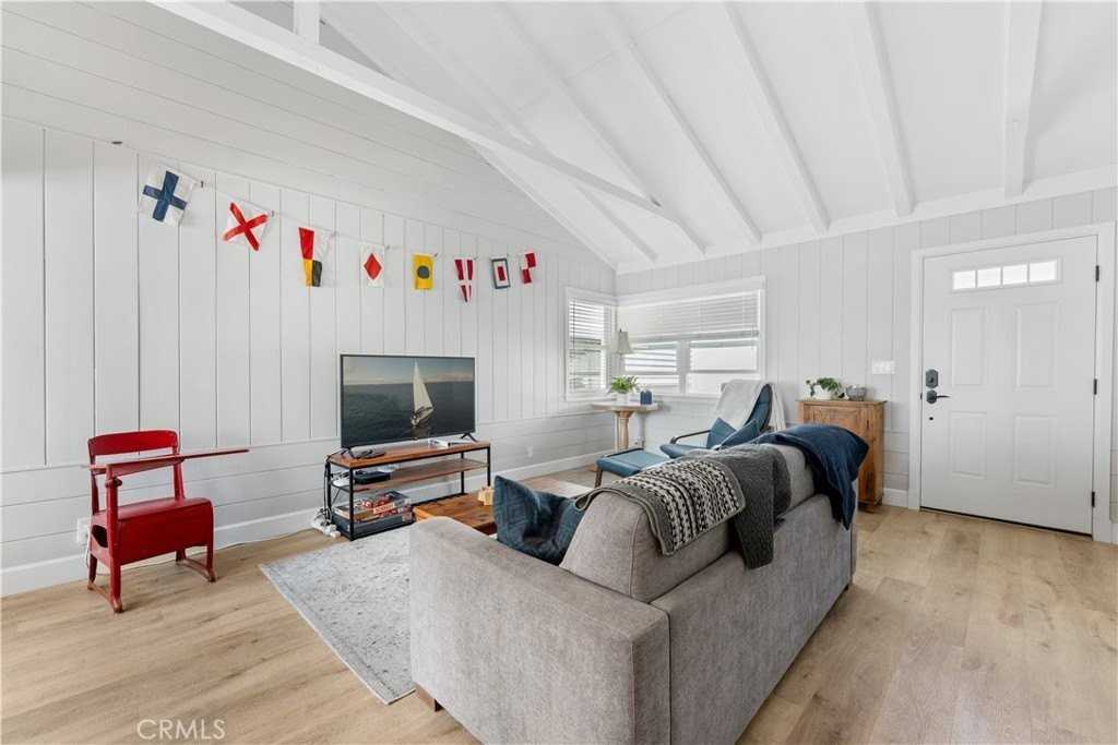 216 Agate Ave #1-2 - Photo 6 of 20