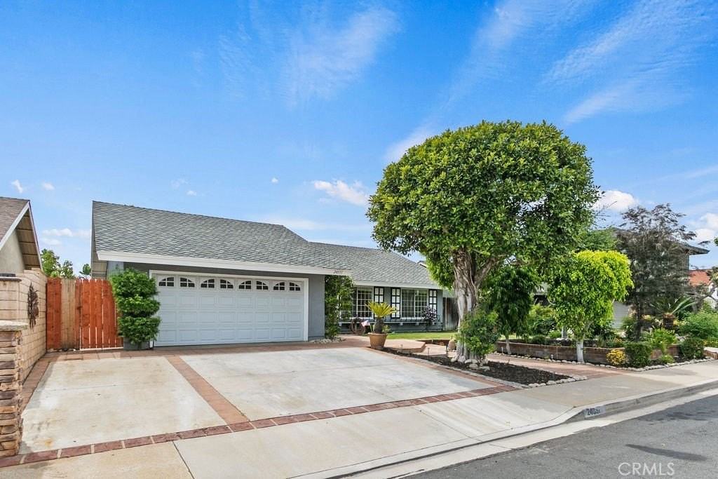 24031 Olivera Dr - Photo 2 of 28