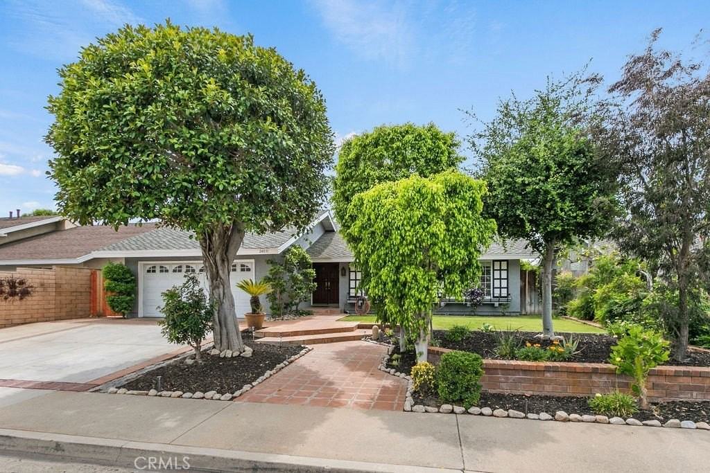 24031 Olivera Dr - Photo 3 of 28