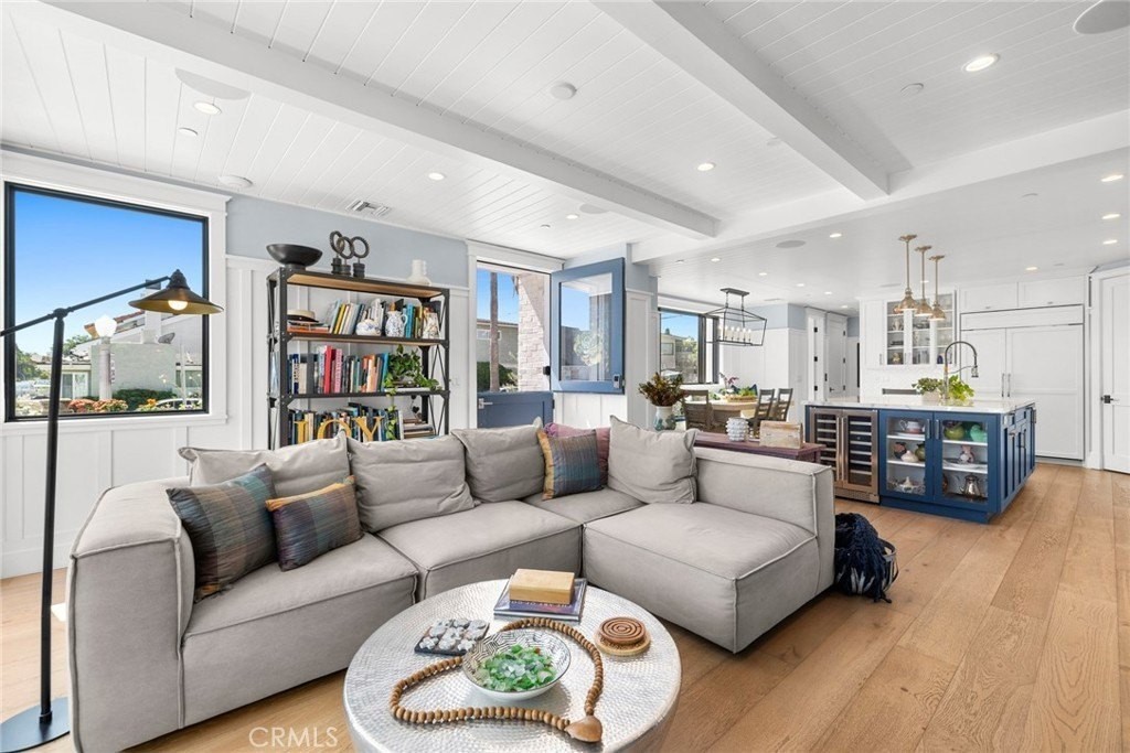 201 Opal Ave - Photo 5 of 36