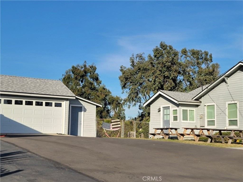 16801 E Buena Vista Ave - Photo 3 of 46