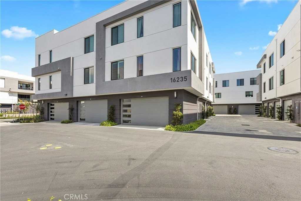 16235 Dawn Way #201 - Photo 3 of 27