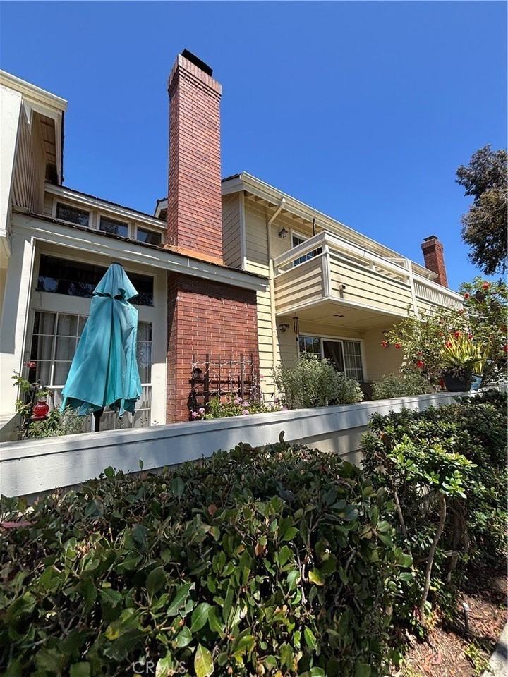 451 Medford Ct #102 - Photo 7 of 19