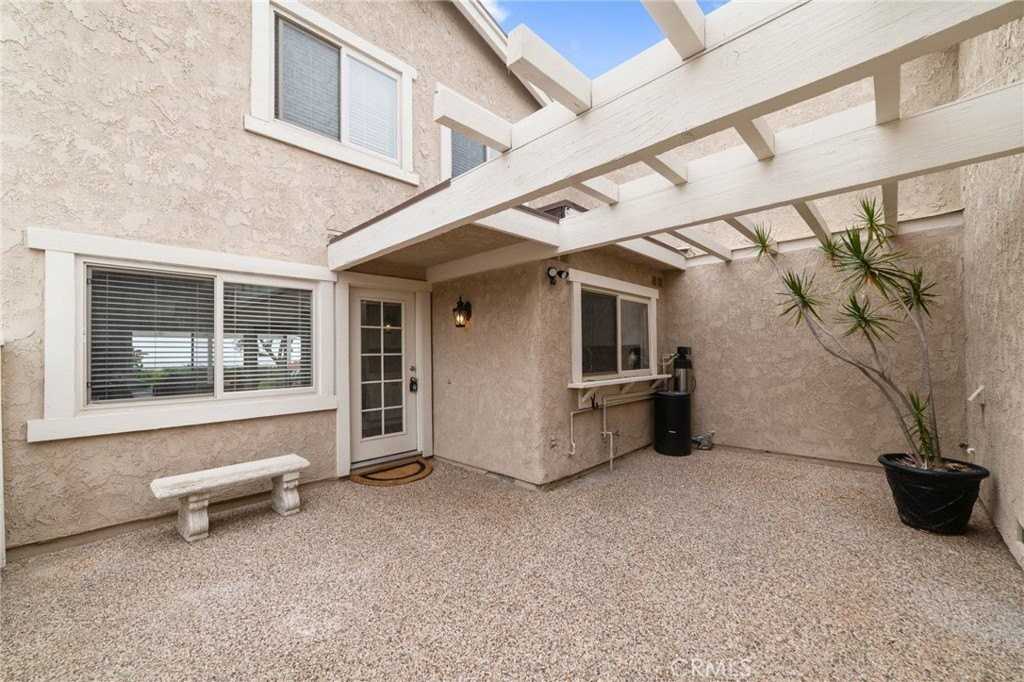 149 Calle Cuervo - Photo 5 of 35