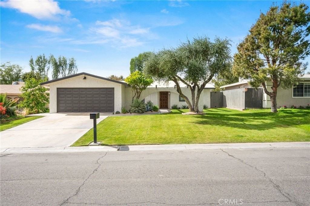 43381 Virginia Ave - Photo 2 of 50