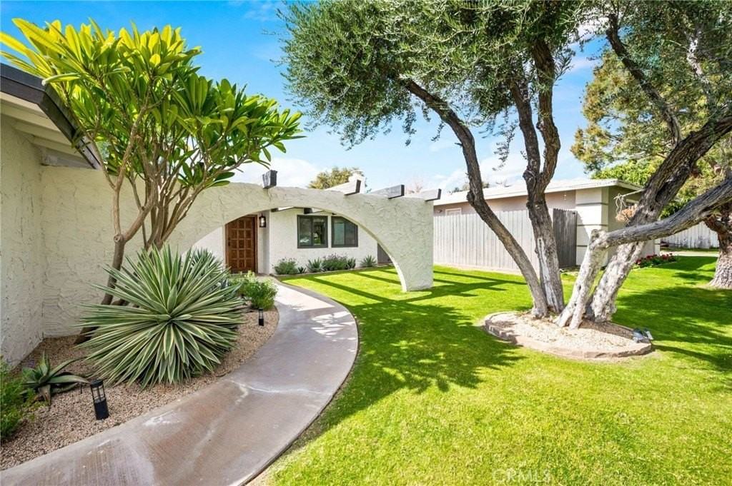 43381 Virginia Ave - Photo 4 of 50