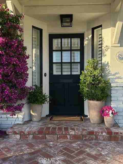 449 Seaward Rd - Photo 3 of 16