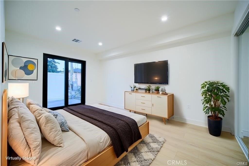 618 N Mariposa Ave #1-2 - Photo 7 of 18