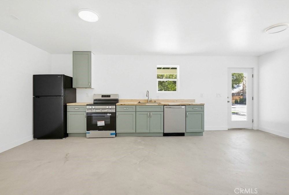 1017 Riverine Ave - Photo 5 of 20