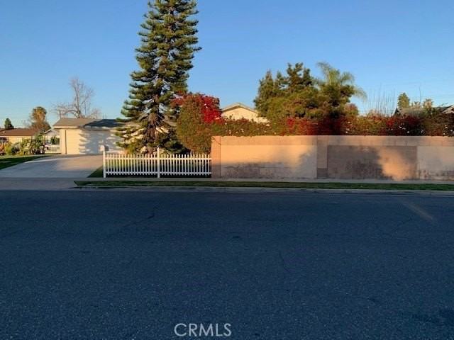 10402 Bowen Cir - Photo 3 of 21