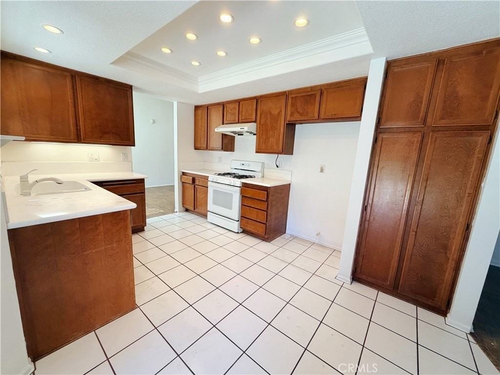 2454 Hillman Ln - Photo 6 of 22