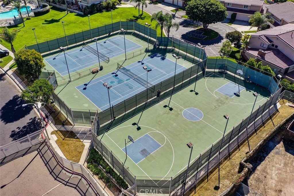 7946 Waterfall Cir - Photo 3 of 3