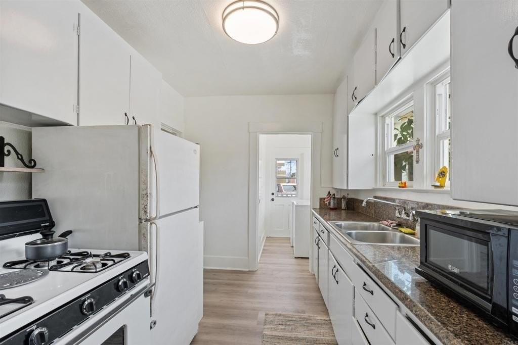 1011 8th St - Photo 7 of 17