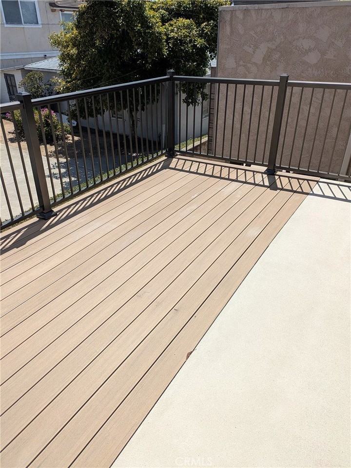 2105 Mathews Ave #10 - Photo 4 of 17