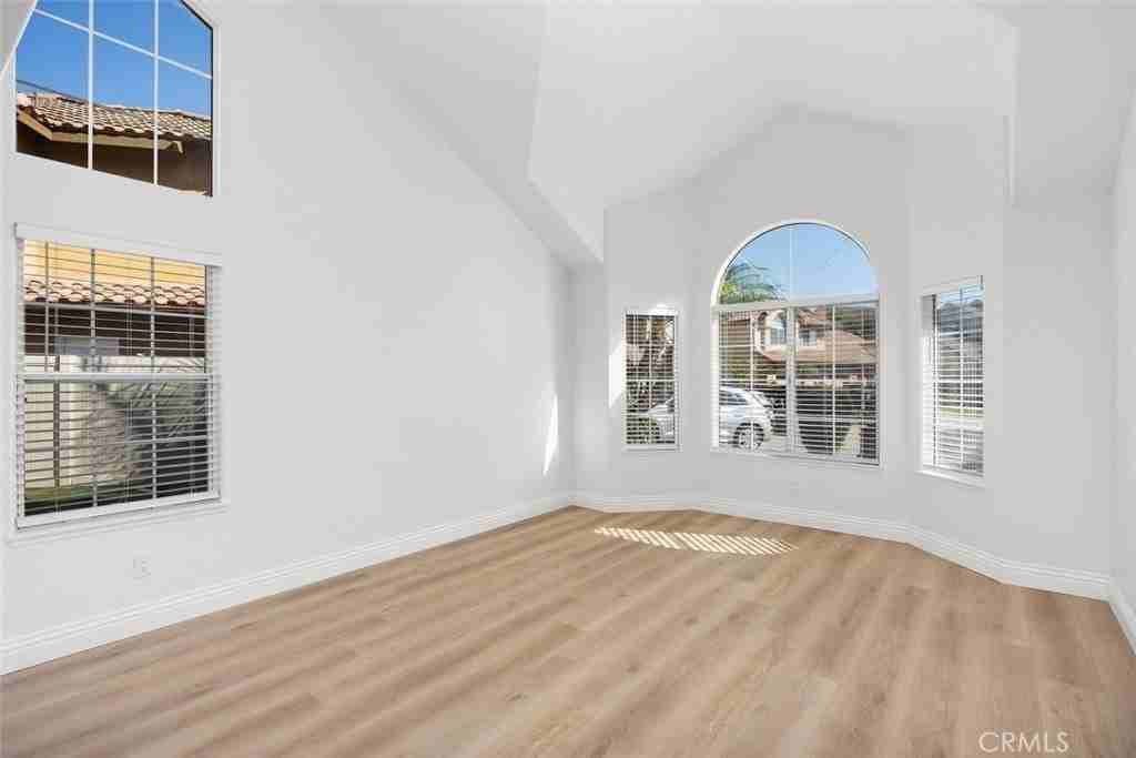 2 Crystalglen - Photo 6 of 42
